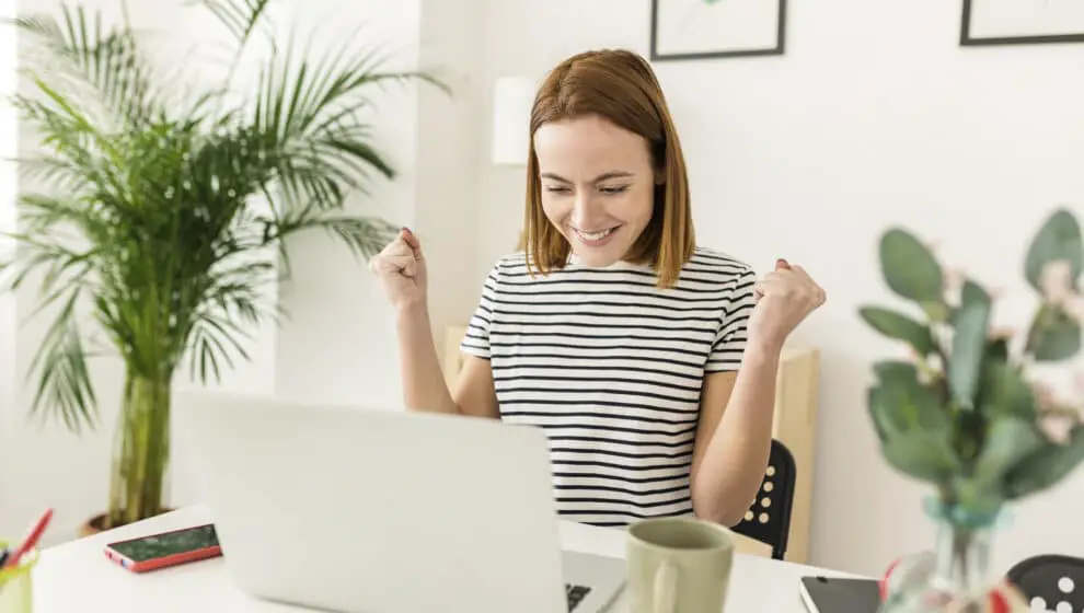 How to Accept a Job Offer: 4 Tips For Starting Off Right